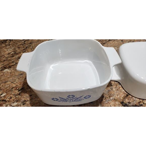 Vintage Corning Ware Blue Cornflower 1 qt and 1-1/2 qt set of 2 with 1 lid - Picture 16 of 16